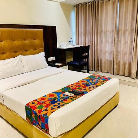 Hotel Embassy Park - Bkc Мумбаи Экстерьер фото