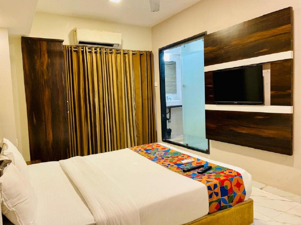 Hotel Embassy Park - Bkc Мумбаи Экстерьер фото