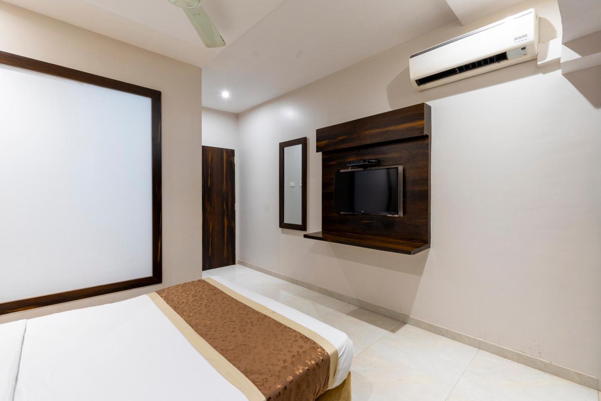 Hotel Embassy Park - Bkc Мумбаи Экстерьер фото