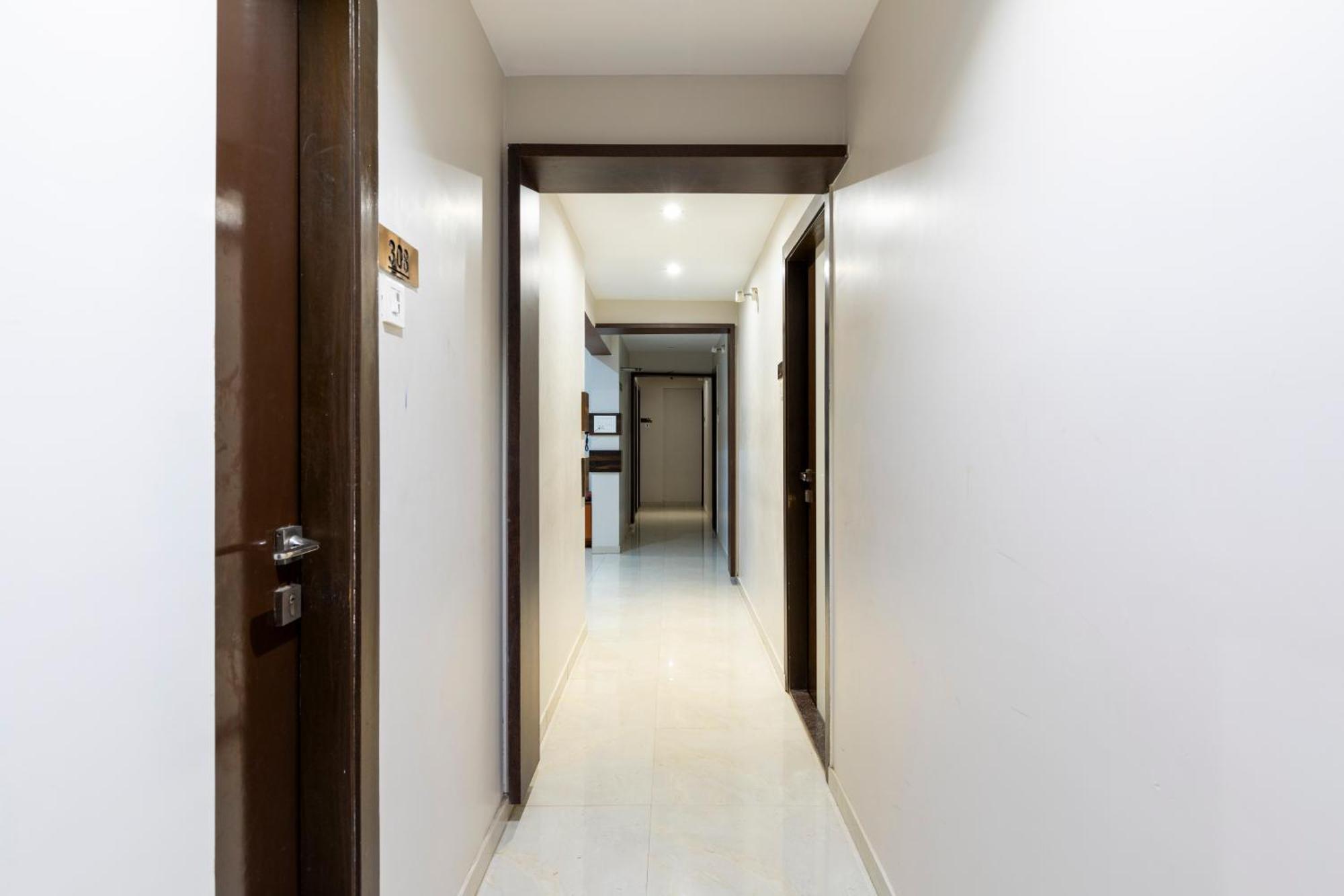 Hotel Embassy Park - Bkc Мумбаи Экстерьер фото
