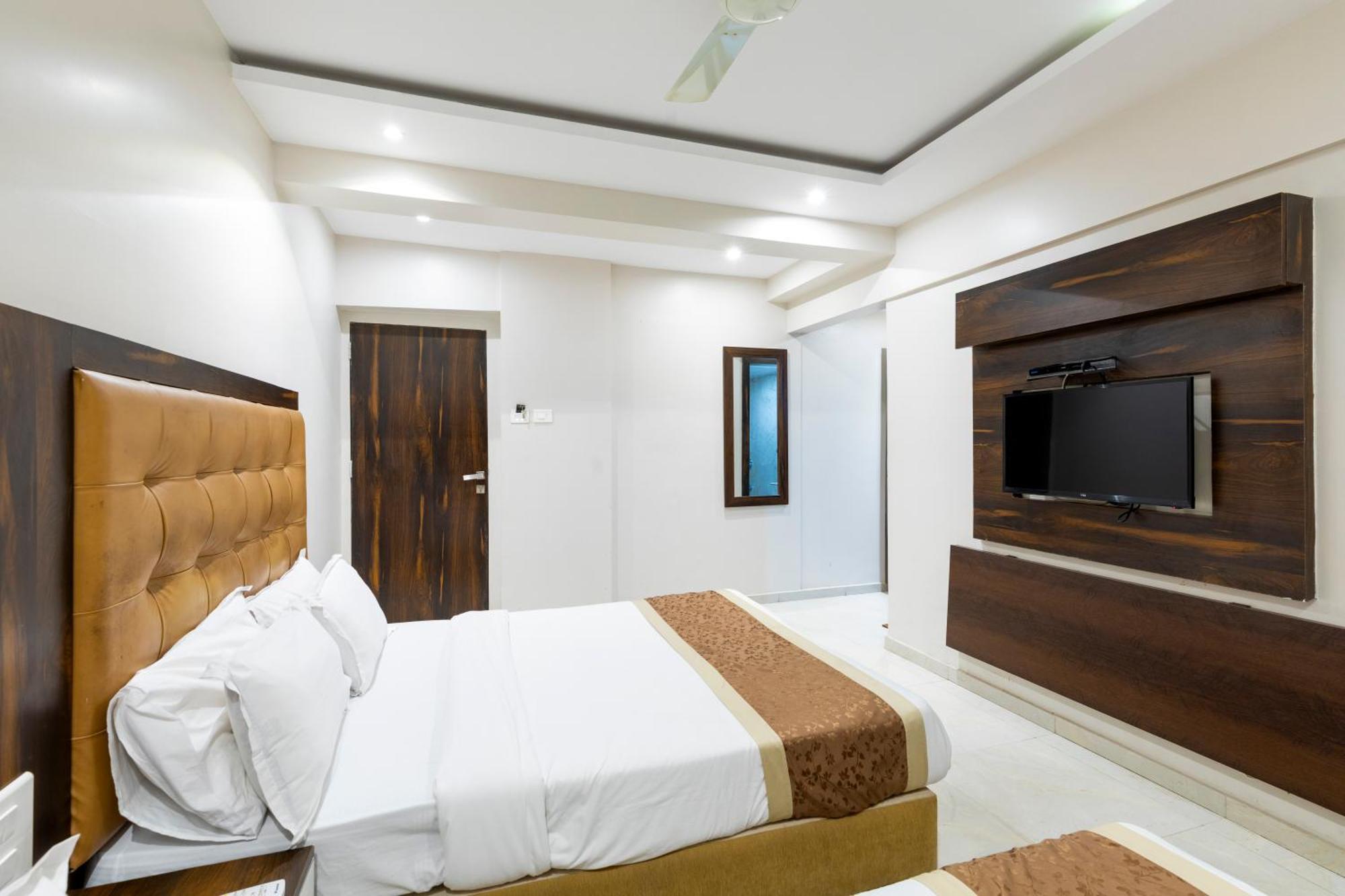 Hotel Embassy Park - Bkc Мумбаи Экстерьер фото