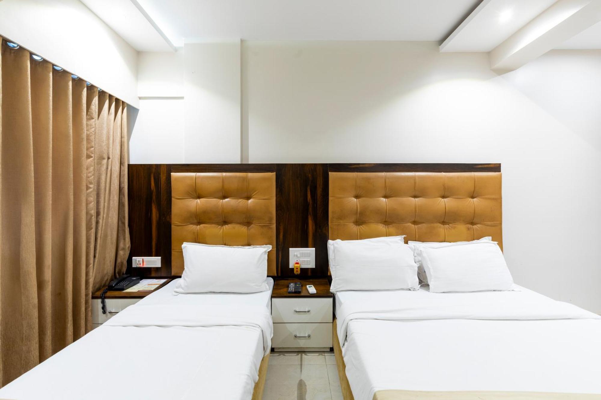 Hotel Embassy Park - Bkc Мумбаи Экстерьер фото