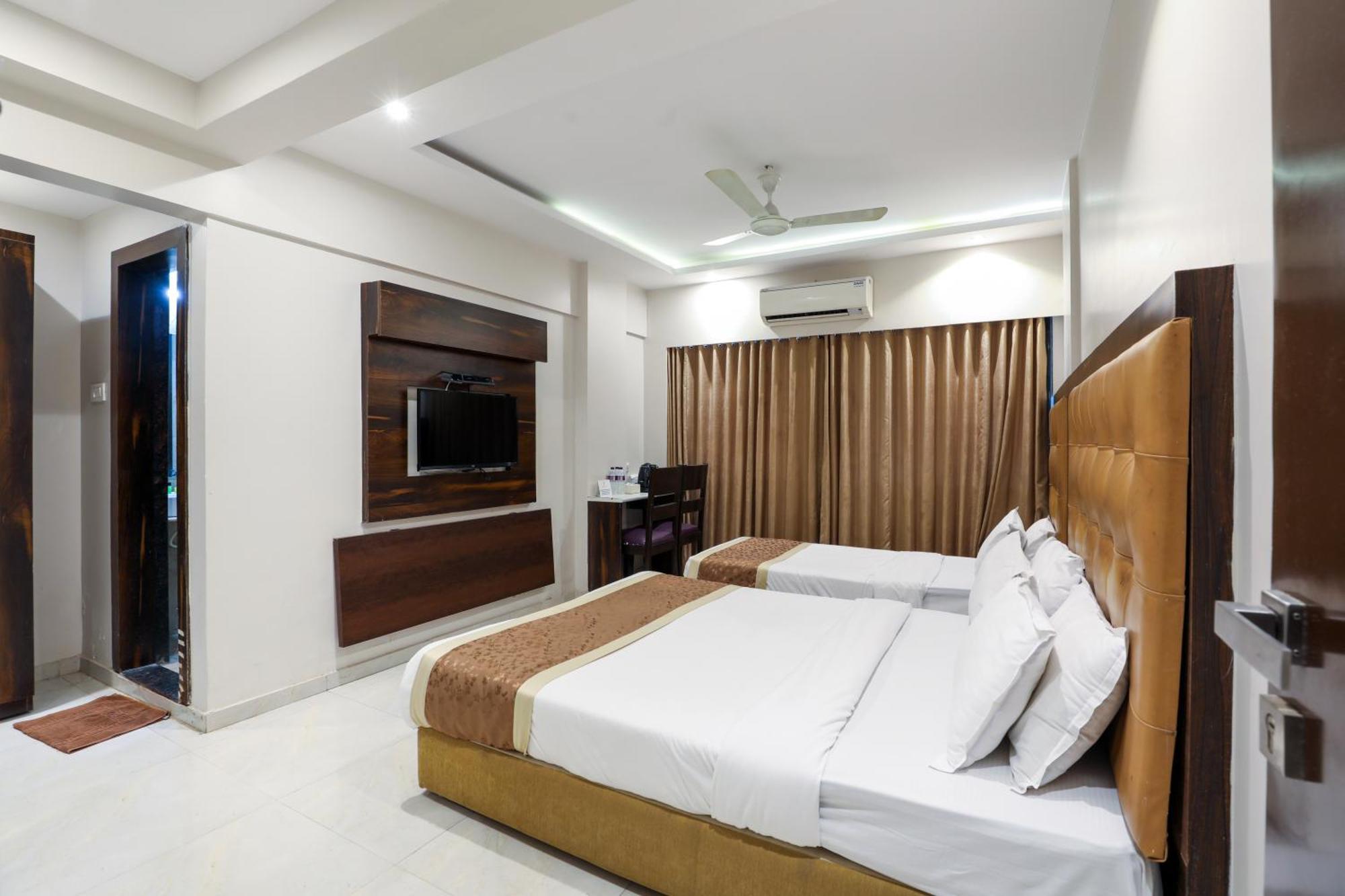 Hotel Embassy Park - Bkc Мумбаи Экстерьер фото