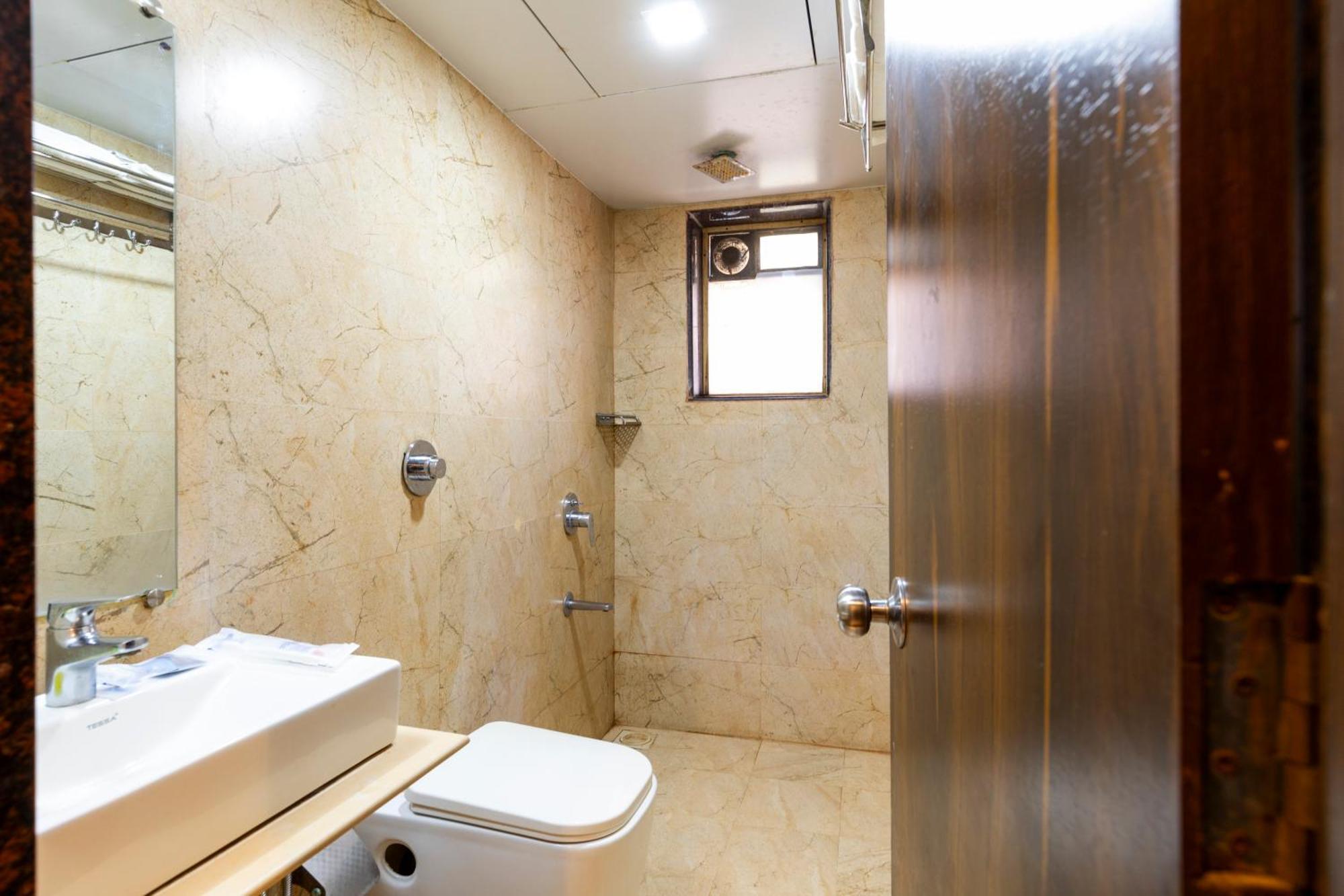 Hotel Embassy Park - Bkc Мумбаи Экстерьер фото